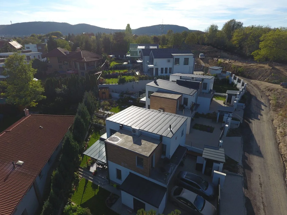 Ürömhegyi Road Homes