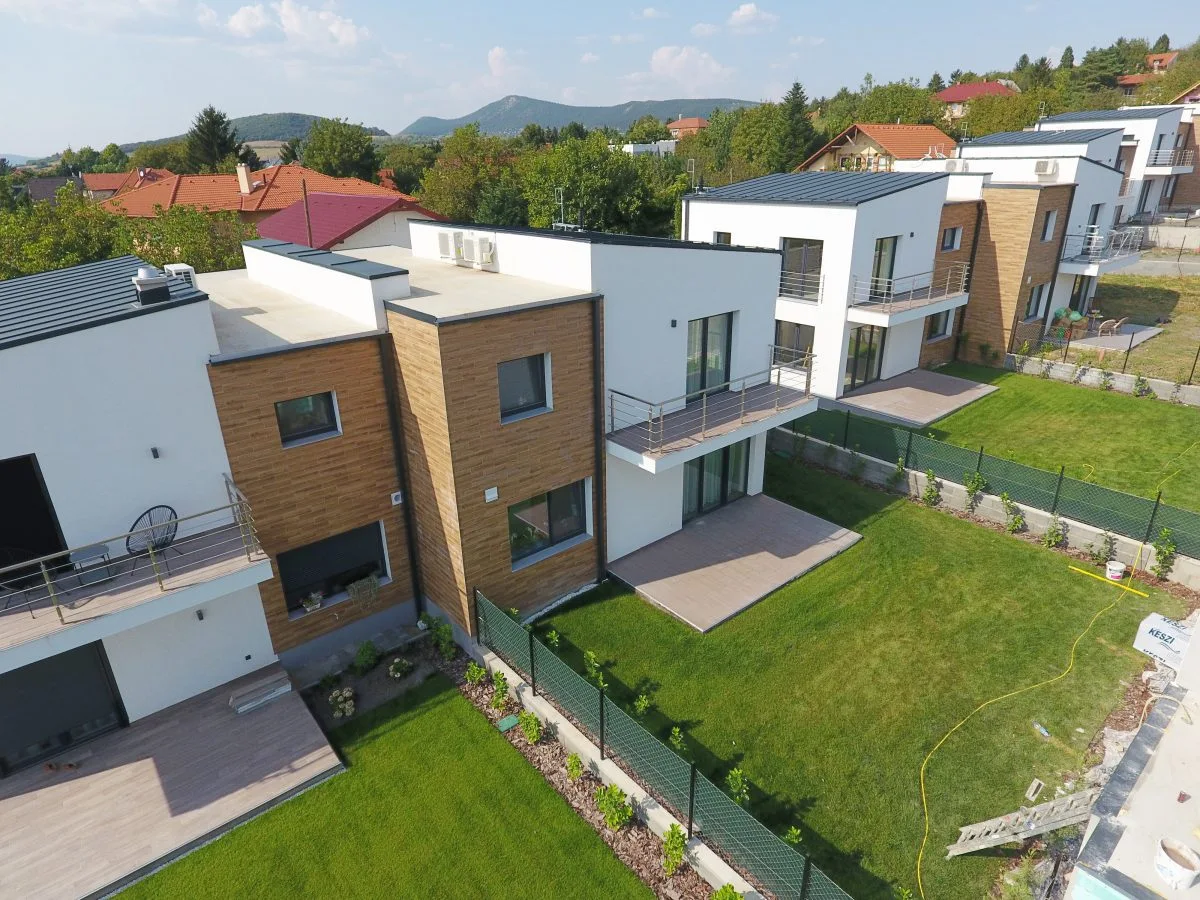 Tarhos Street Homes