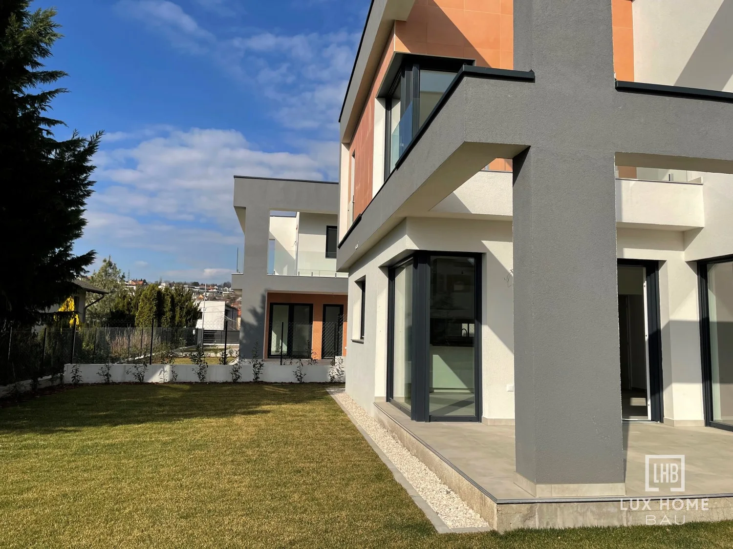 Hajlékos Street Homes — 2
